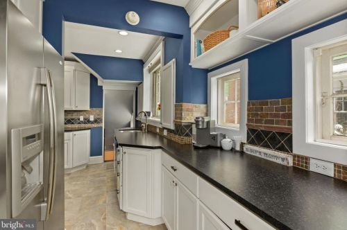 252 Hawthorne Ave, Haddonfield NJ 08033-1404 exterior