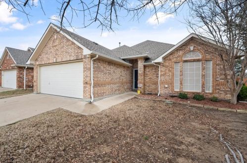 215 Bayfield Dr, Midlothian, TX 76063-8606
