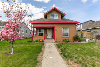 304 Douglas St, Grandview, WA 98930-1335