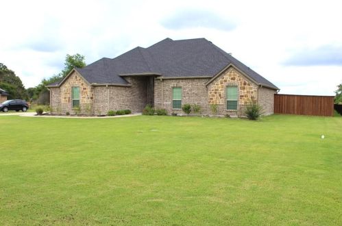 2787 Mallard Dr, Greenville, TX 75402-4002