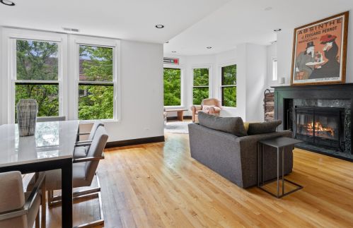 926 Margate Ter, Chicago, IL 60640-3827