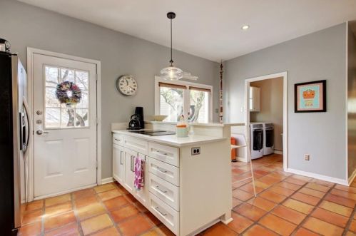 6904 Dogwood Holw, Austin TX  78750-8213 exterior