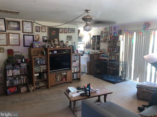409 Patrick Ln, Herndon, VA 20170-5431