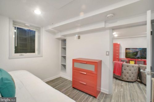 7500 16 Ave, Silver Spring MD 20912-7040 exterior