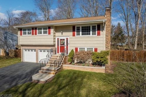 13 Pheasant Ct, Roxbury Township, NJ 07836-9506