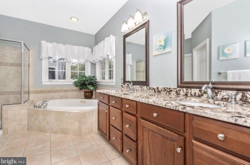 8 Farmstead Pl, Middletown MD  21769-7742 exterior