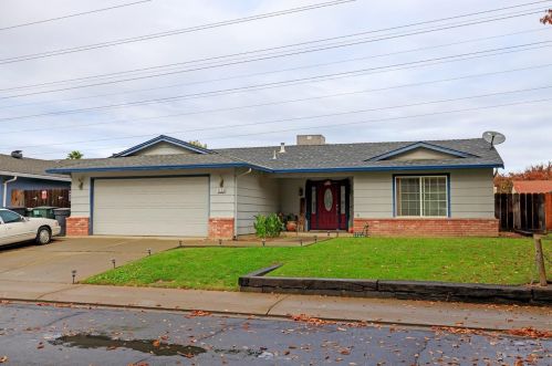 1129 Chateaugay Dr, Modesto, CA 95356-1209