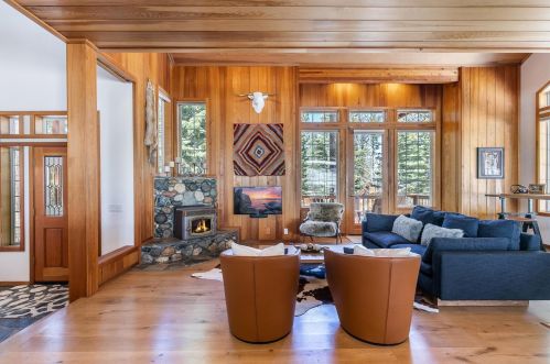 733 Conifer, Truckee CA  96161-3942 exterior