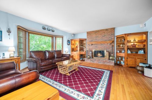 1704 Grommon Rd, Naperville, IL 60564-4179