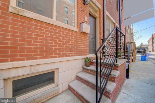 2418 Manton St, Philadelphia, PA 19146-2434