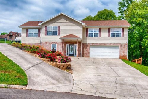 831 Bridle Ct, Seymour, TN 37865-4958