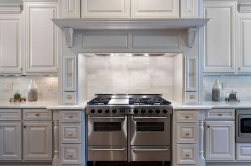 555 Glenmanor Ct, Atlanta GA  30328-4270 exterior