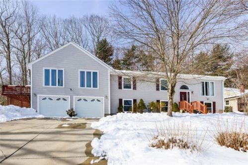 137 Saunders Brook Rd, Glocester, RI 02814-2008