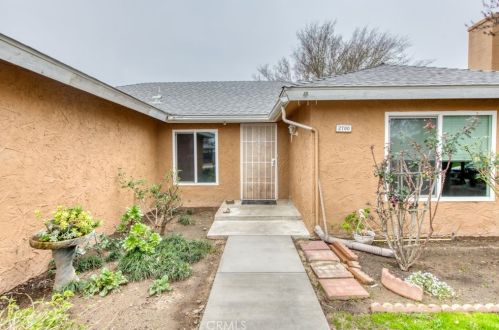 2700 Monocott Dr, Madera, CA 93637-2614