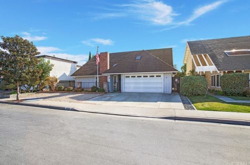 4584 Shasta Cir, Cypress, CA 90630-2626
