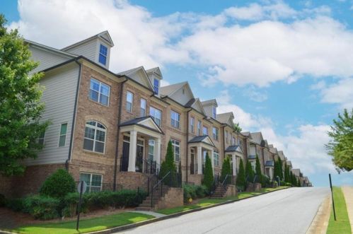 7595 Highland Bluff Dr, Atlanta, GA 30328-0032