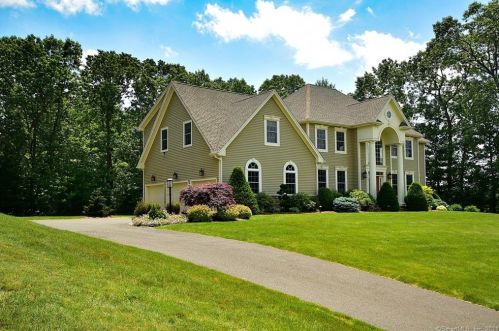 40 Ellridge Pl, Ellington, CT 06029-3633
