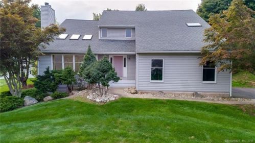 69 Snow Rdg, Middletown, CT 06457-1568
