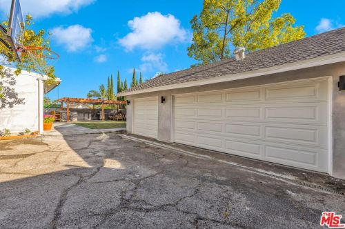 6222 Altura Ave, Glendale CA  91214-2325 exterior