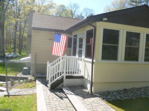 586 Clearview Dr, Fredon, NJ 07860-6776