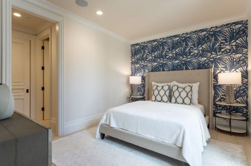 76 Golden Eagle, Irvine CA  92603-0309 exterior