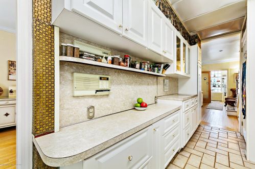 3 Deal Lk Ct, Tinton Falls NJ 07712-5116 exterior