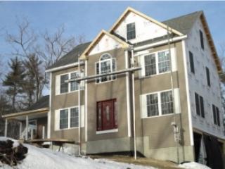 21 Longview Cir, Pelham, NH 03076-2142