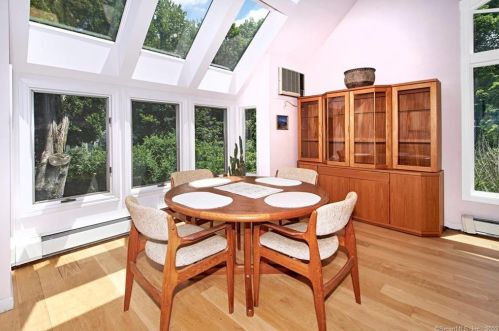 6 Scott Ln, Greenwich CT  06831-2854 exterior