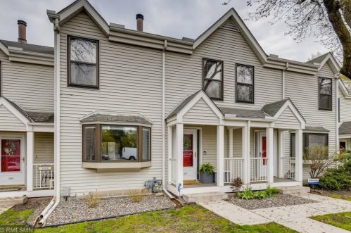 207 2nd St, Minneapolis, MN 55401-1422
