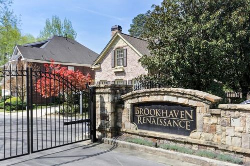 2632 Brookline Cir, Atlanta GA  30319-3691 exterior