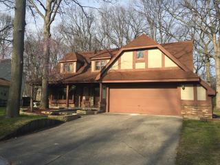 5308 Radcliffe Rd, Sylvania, OH 43560-1838