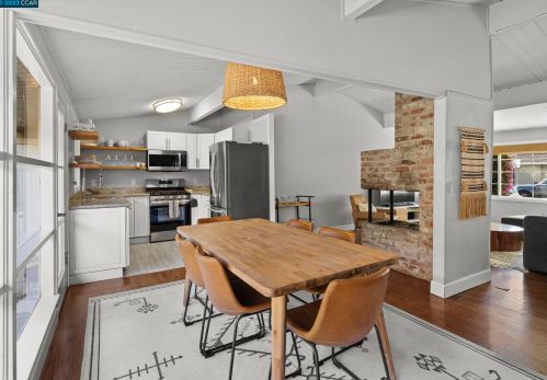 2245 Krueger Dr, Concord CA  94520-1750 exterior