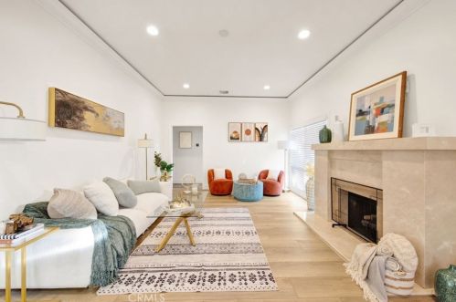 1755 Glenwood Rd, Glendale CA  91201-1543 exterior