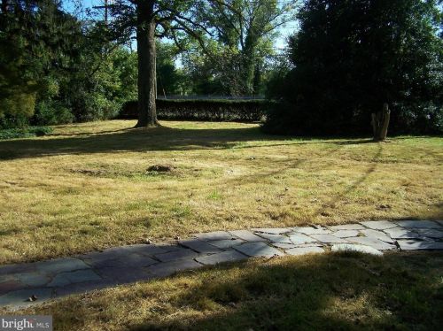 820 Riv Rd, Trenton NJ 08628-2611 exterior