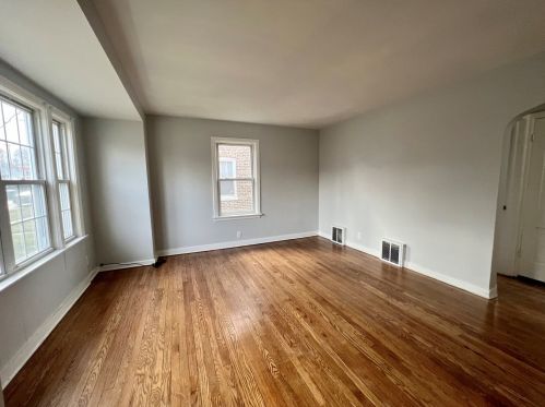 216 142nd Pl, Dolton, IL 60419-1114