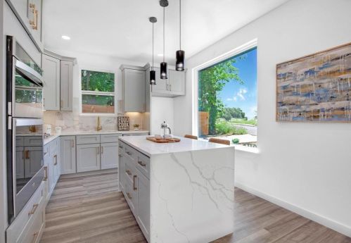 3104 Th, Austin TX  78702-1402 exterior