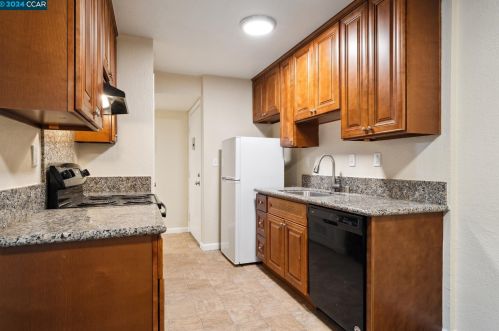 2111 Northwood Cir, Concord, CA 94520-4661