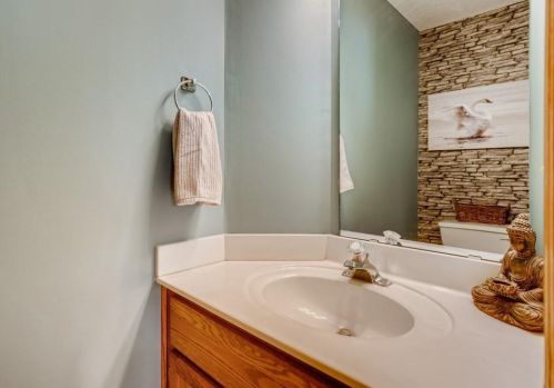 4987 Grenwich Ave, Saint Paul MN  55128-2058 exterior