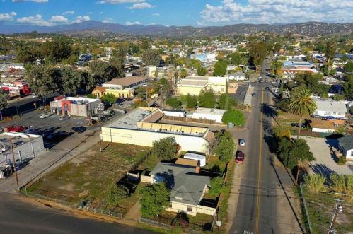 328 11th St, Ramona, CA 92065-3910