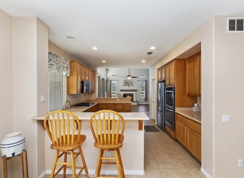 18477 Hollowtree Ln, Riverside CA  92504-9467 exterior