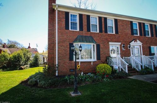 307 College Rd, Greensboro, NC 27410-5161