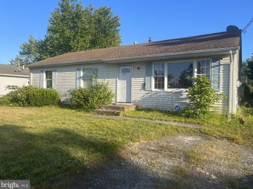 917 Beach Blvd, Lacey, NJ 08731-5224