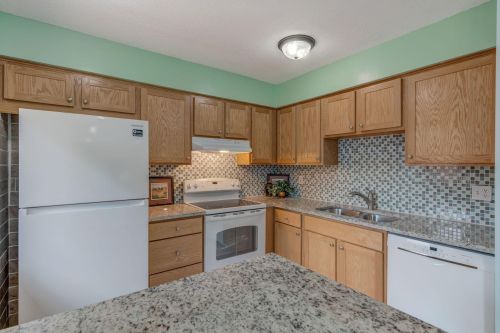 7870 Dunmore Rd, Saint Paul MN  55125-1612 exterior