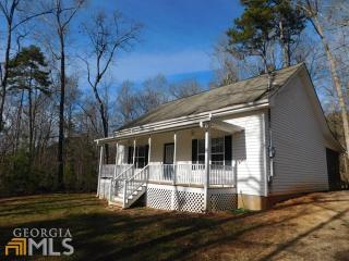 184 Park St, Lavonia, GA 30553-2152