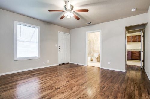 2516 Ryan Ave, Fort Worth TX  76110-2525 exterior