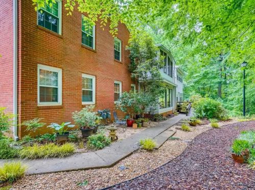 2359 Henderson Mill Rd, Atlanta GA  30345-2725 exterior