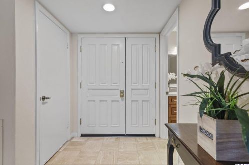 2520 Flintridge Dr, Glendale CA  91206-1033 exterior