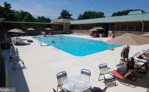 15115 Interlachen Dr, Silver Spring MD 20906-5636 exterior