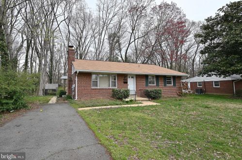 6824 Darby Ln, Springfield, VA 22150-2005