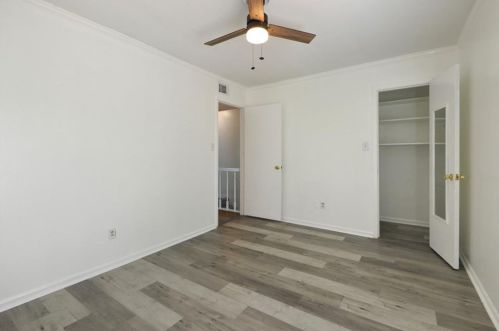 5550 Kingsport Dr, Atlanta GA  30342-1043 exterior